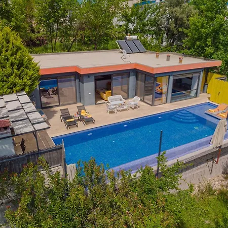 Gloss Kapali Isitmali Havuzlu Tatil Villasi Willa *