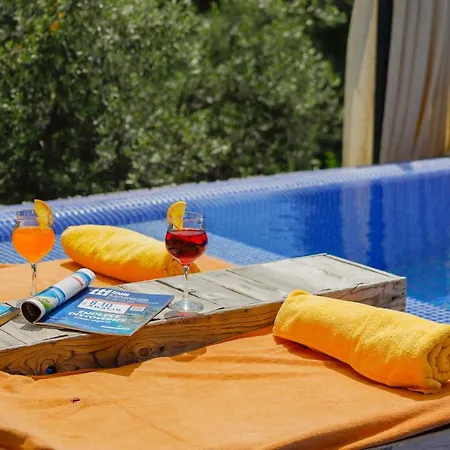 Willa Gloss Kapali Isitmali Havuzlu Tatil Villasi